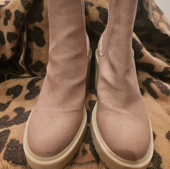EUC Dolce Vita canvas fabric rubber sole khaki heeled booties. Minor marks. W8. - Picture 3 of 8